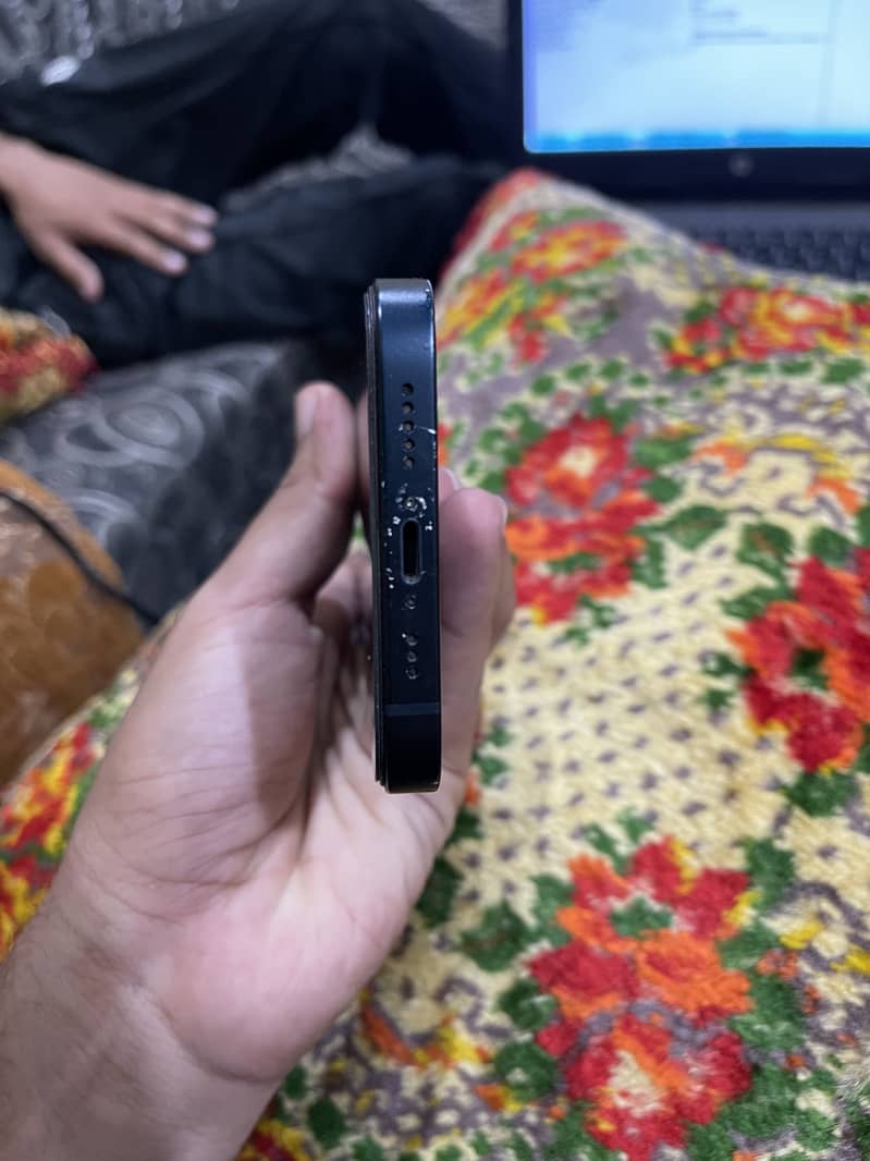 Apple iPhone 13 1