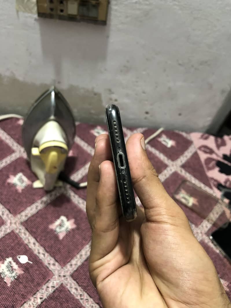 Apple iPhone X 6