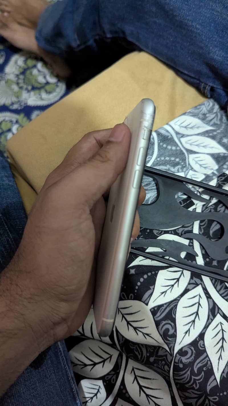 Apple iPhone 11 3