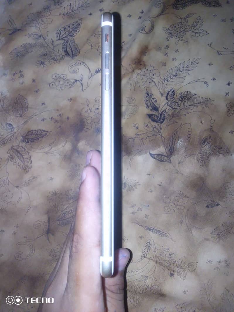 Apple iPhone 7 Plus 1