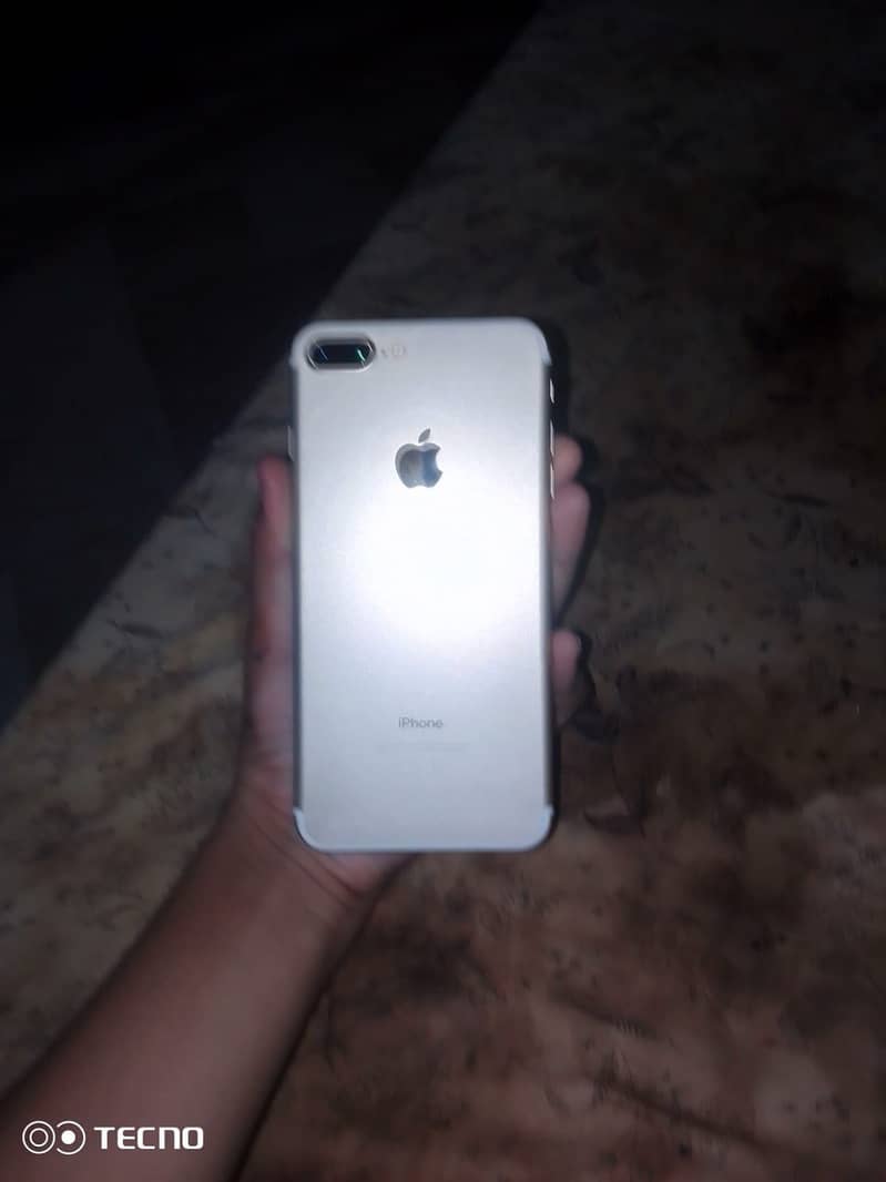 Apple iPhone 7 Plus 3