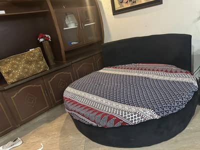Round bed set