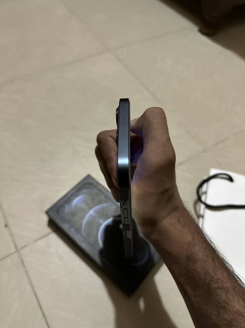 Apple iPhone 12 7