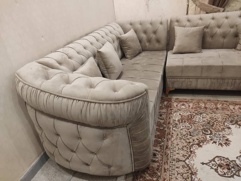 L shape sofa 0