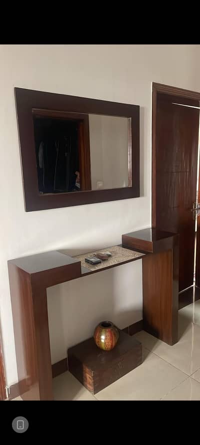 wooden console table in excellent condition
