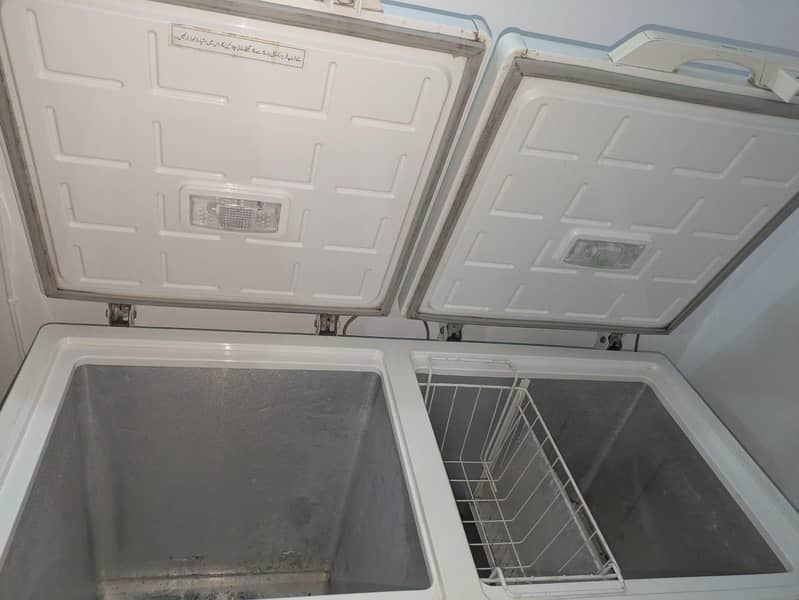 Pel Feezer/Refrigerator 0