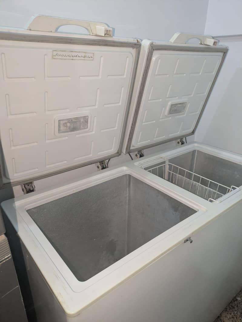 Pel Feezer/Refrigerator 1