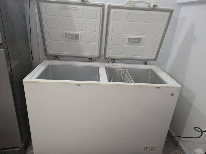 Pel Feezer/Refrigerator 2