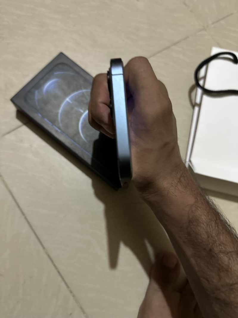 Apple iPhone 12 5