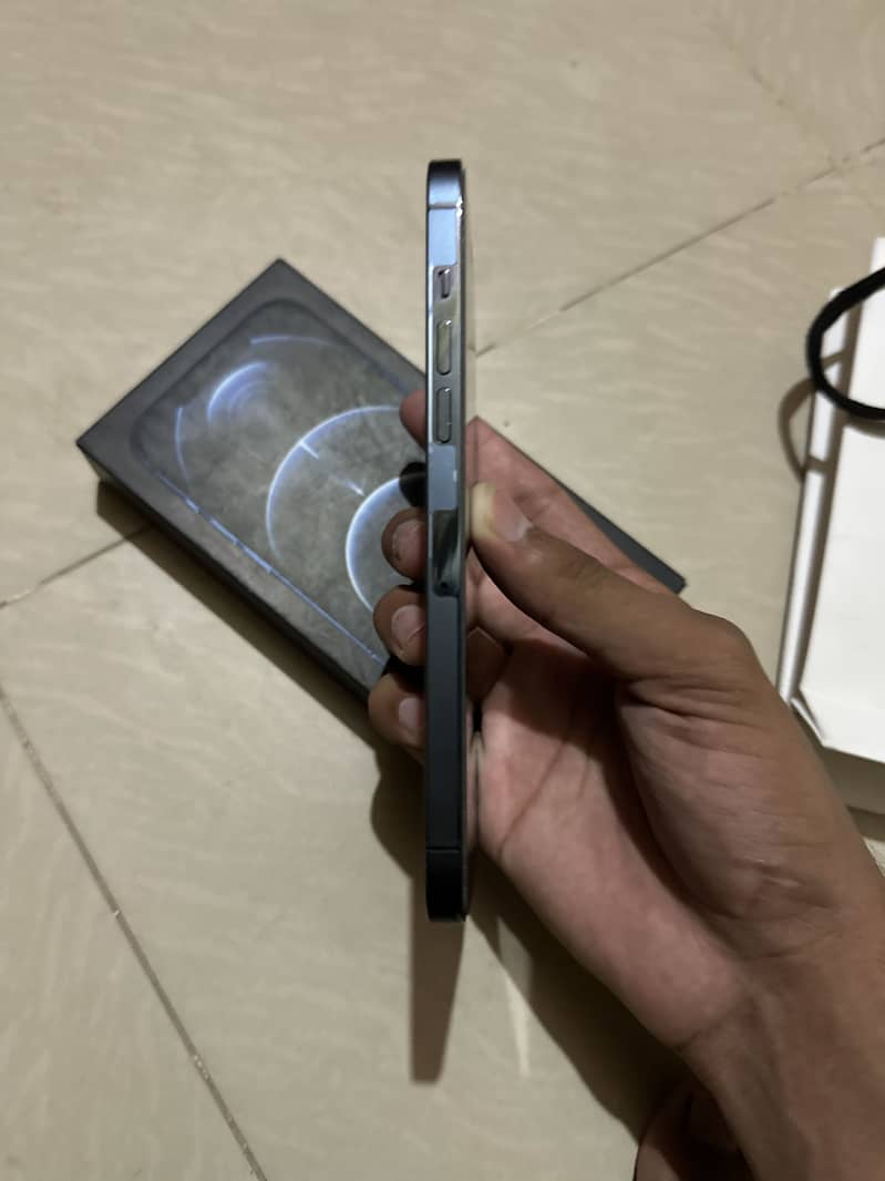 Apple iPhone 12 8