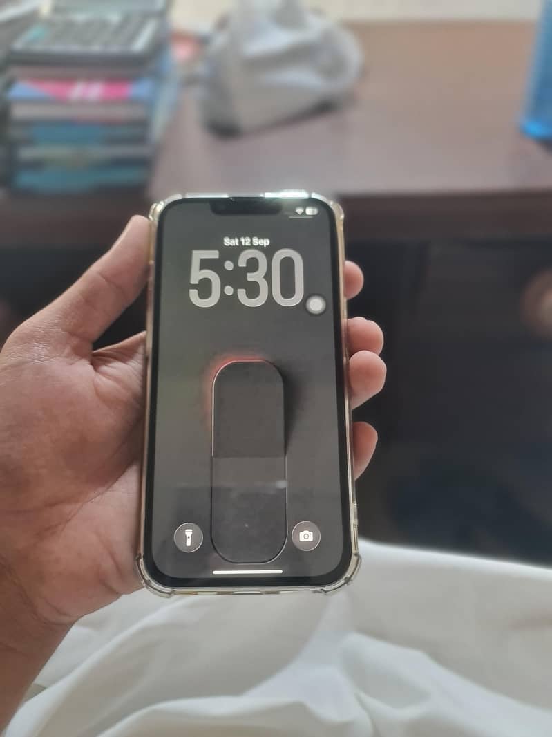 Apple iPhone 13 1