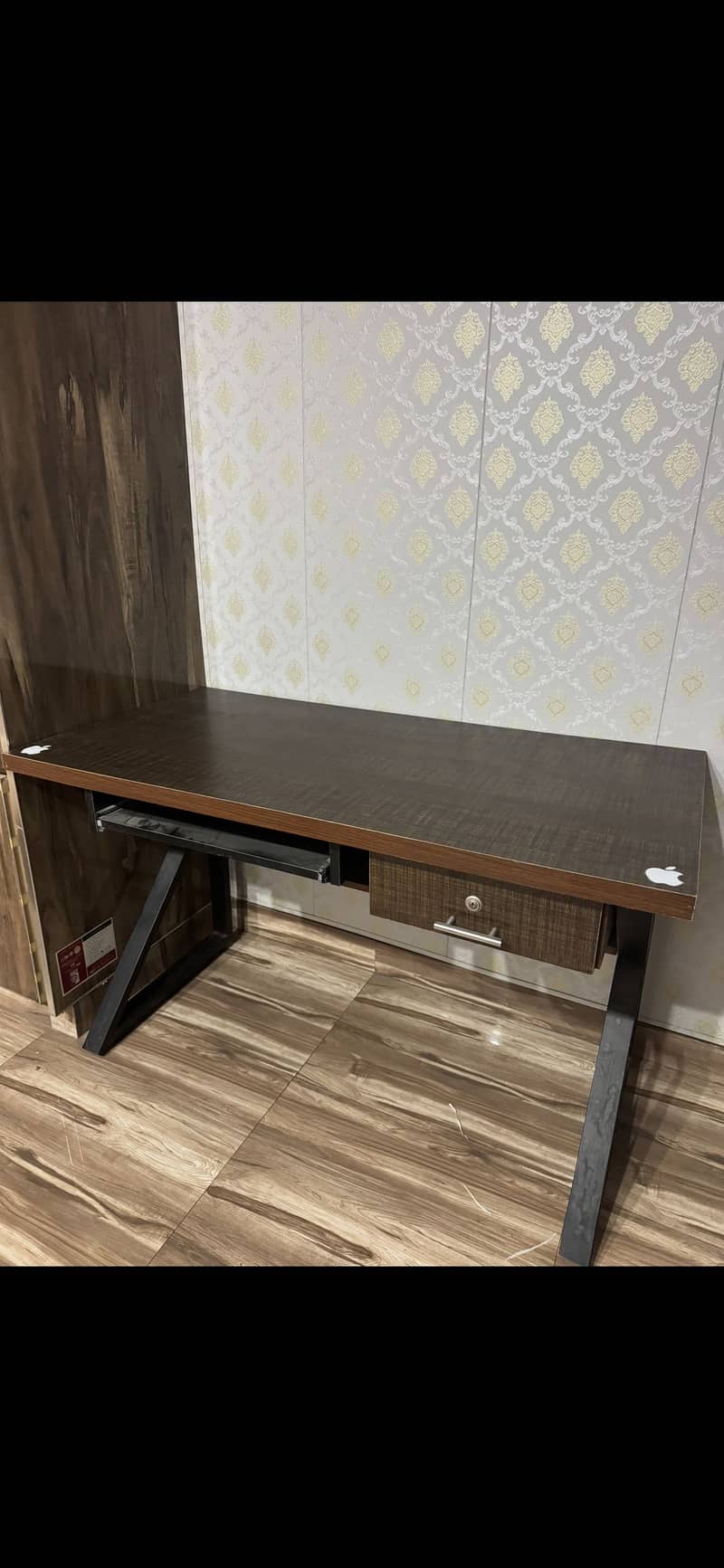 Computer table with chair 0
