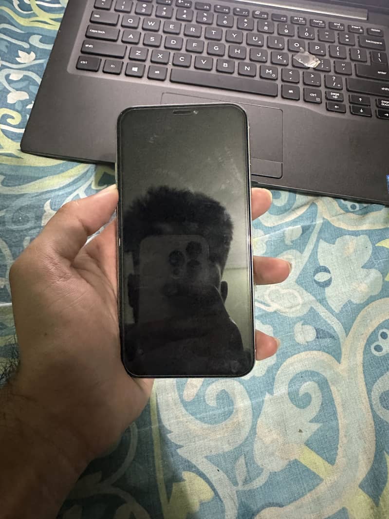 Apple iPhone X 3