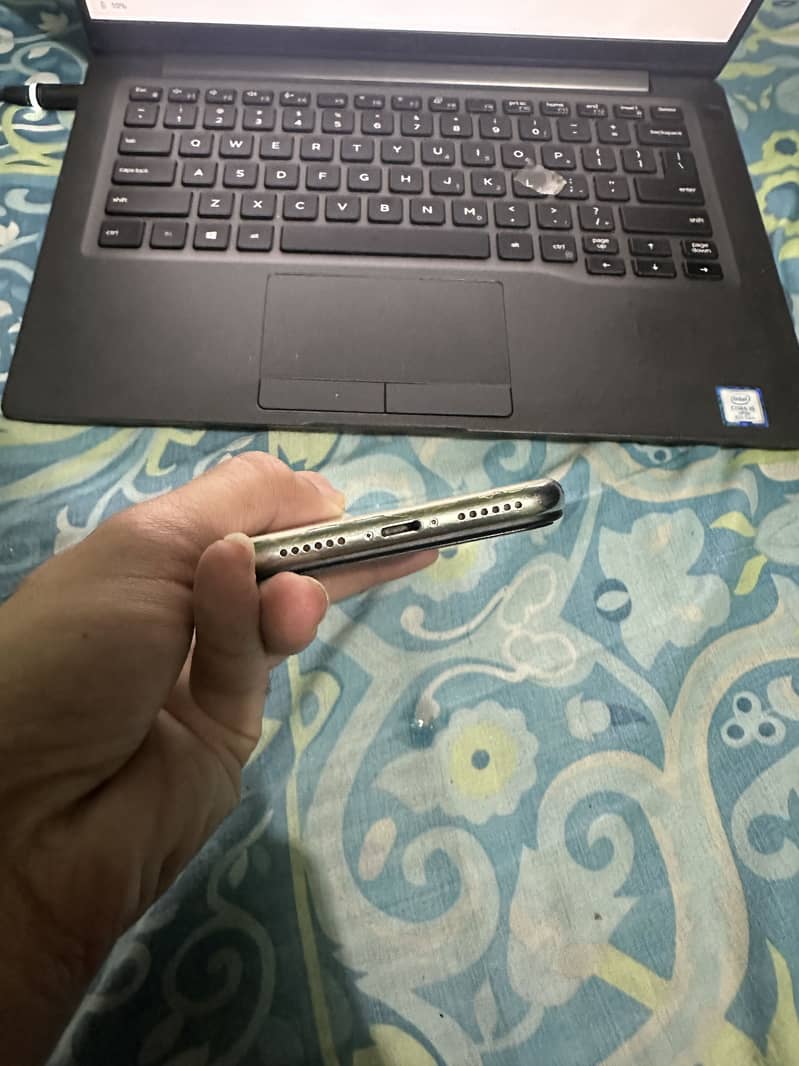 Apple iPhone X 5