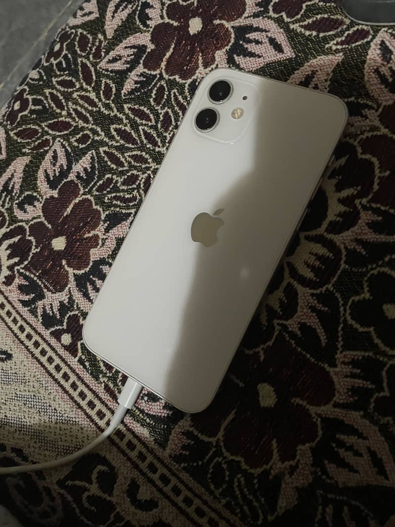 Apple iPhone 12 3