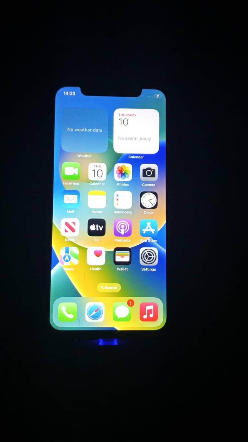 Apple iPhone X 4