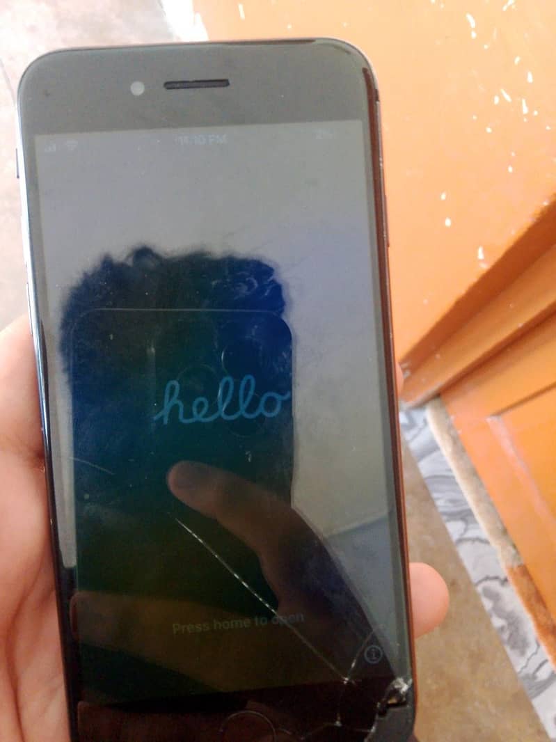 Apple iPhone 8 0