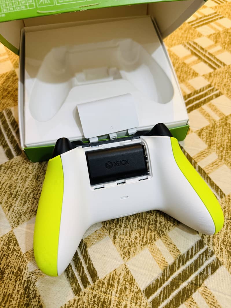 Xbox Series X|S controller 5