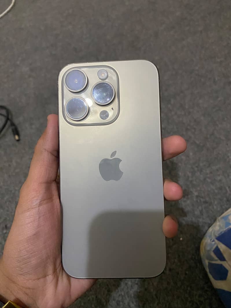 Apple iPhone 15 Pro 6