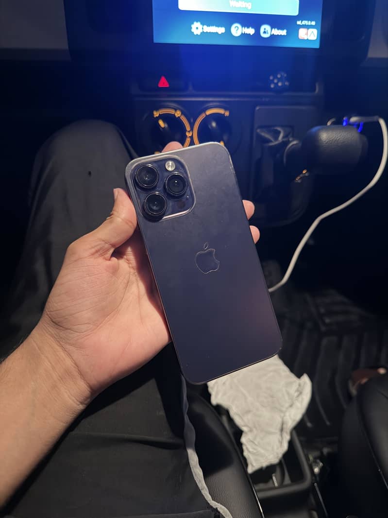 Apple iPhone 14 Pro Max 0