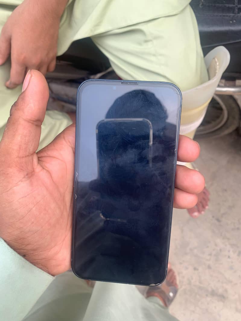 Apple iPhone 13 1