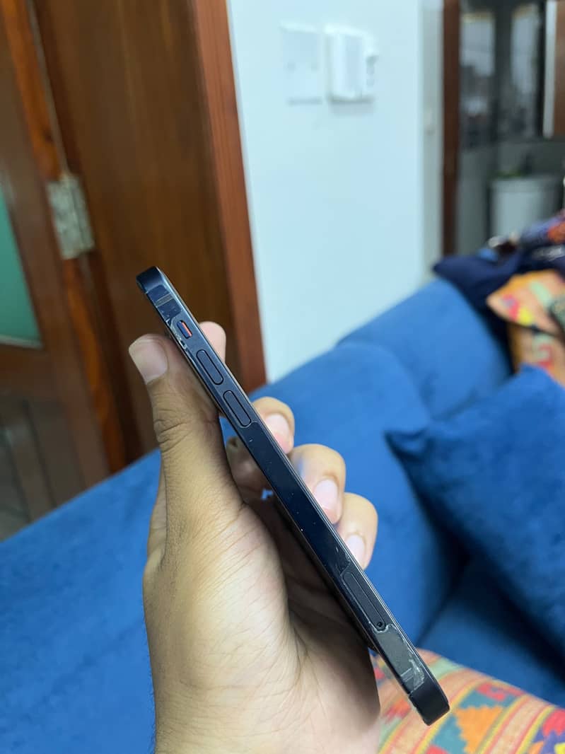 Apple iPhone 12 2