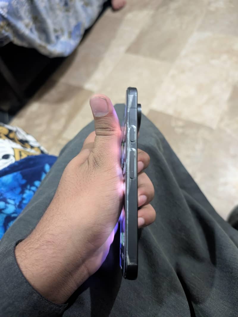Google Pixel 9 4