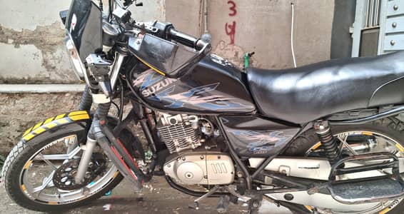 Suzuki GS 150 August 2022 | First Owner | Special Addition | Alloy Rim