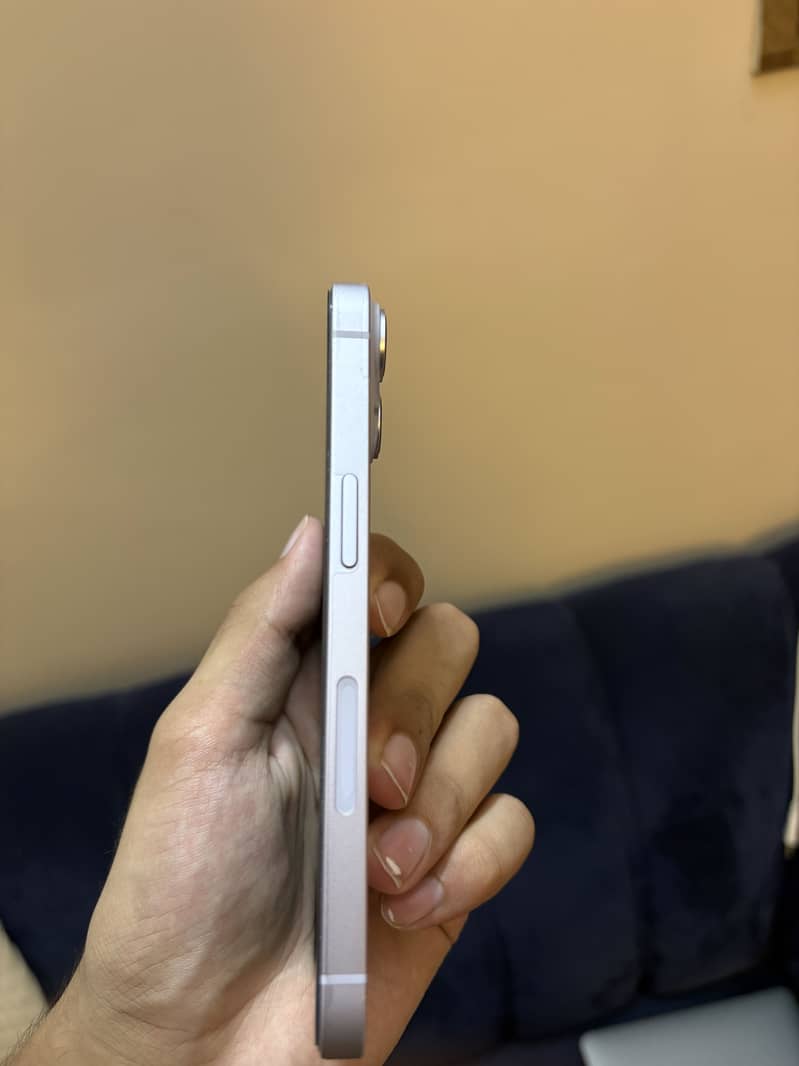 Apple iPhone 14 3
