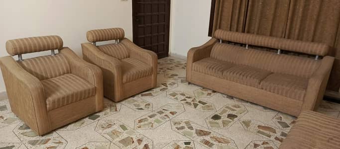 Used 5 sitter sofa and sofa cumbed