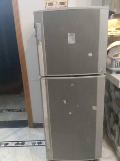 Dawlance refrigerator 2009 model
