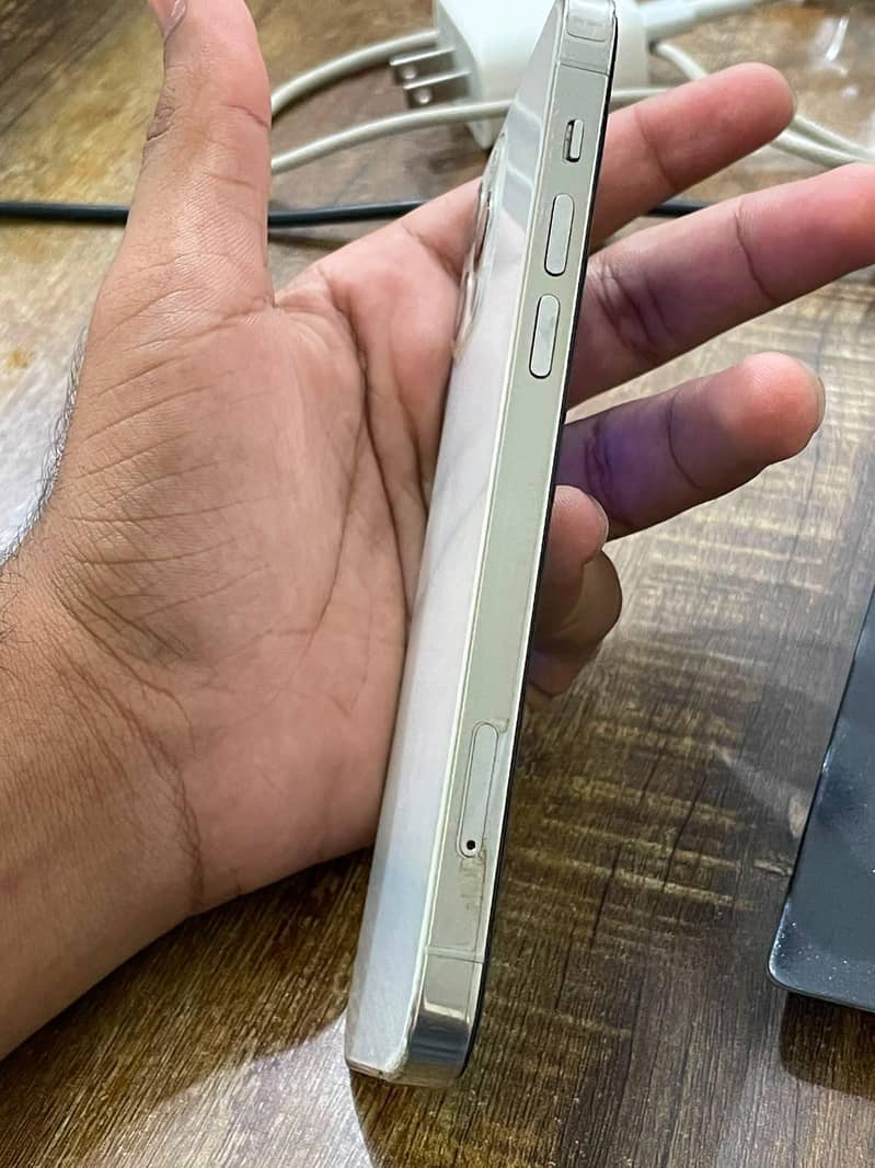 Apple iPhone 12 Pro 4