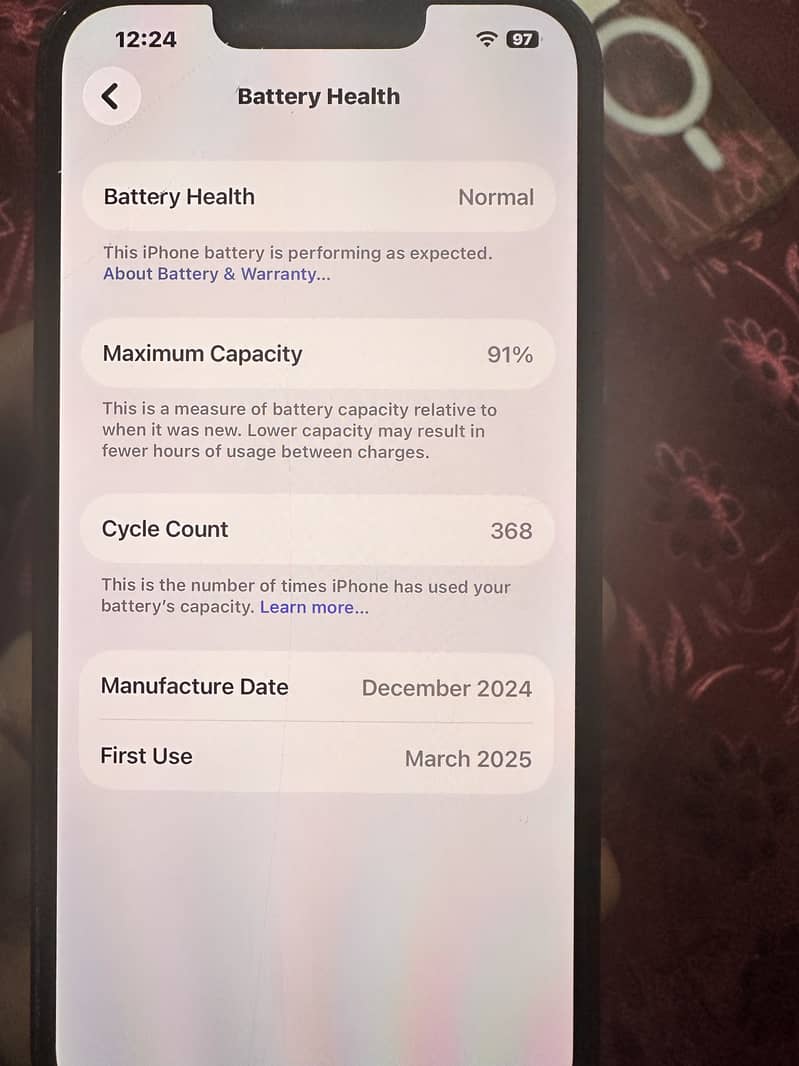 Apple iPhone 16e 7