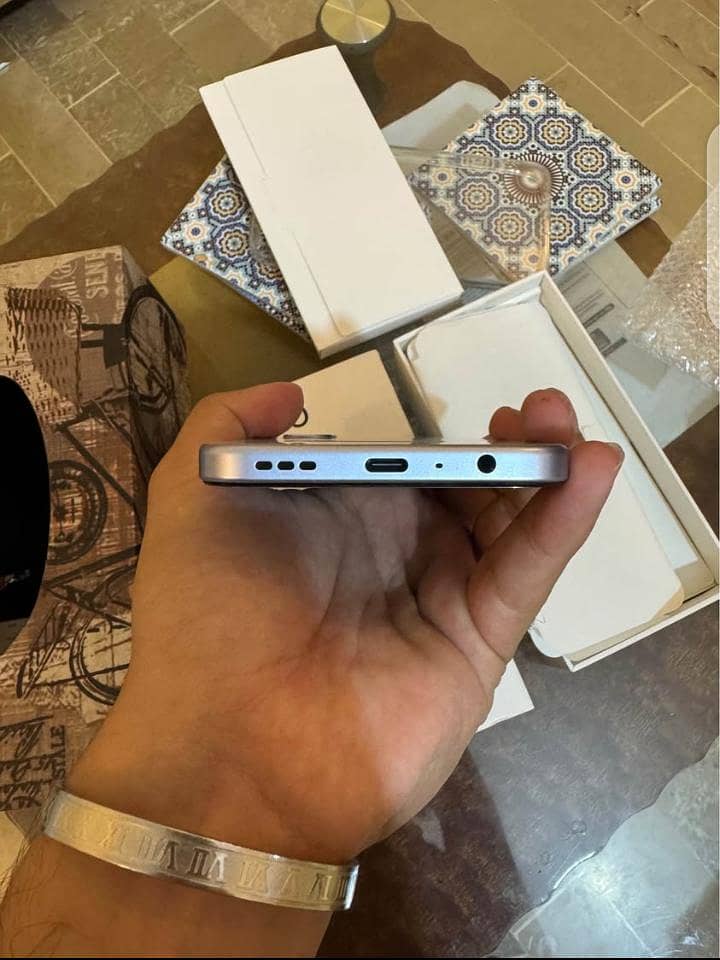 OPPO A6k 4