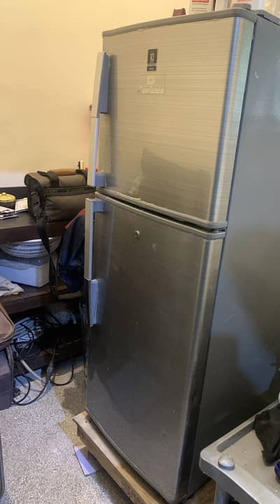 Dawlance Fridge Medium Size two door Excellent condition