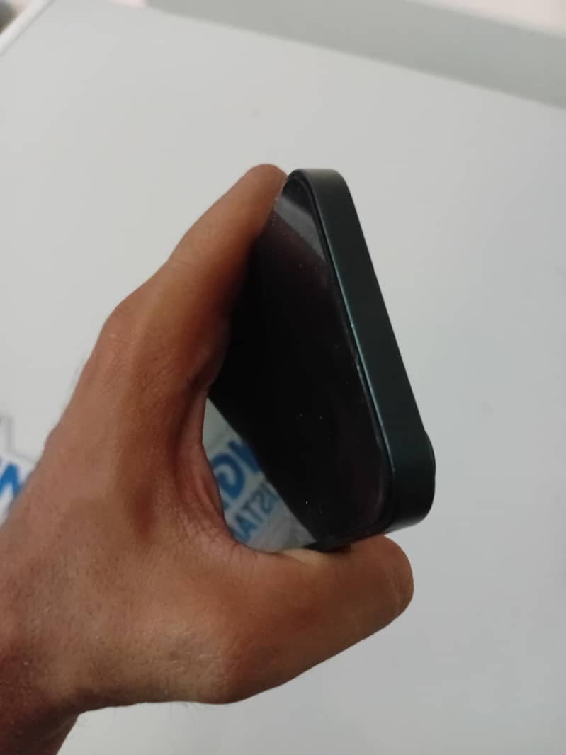 Apple iPhone 14 3