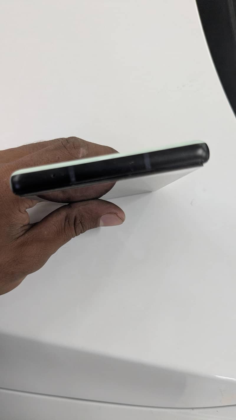 Google Pixel 6a 11