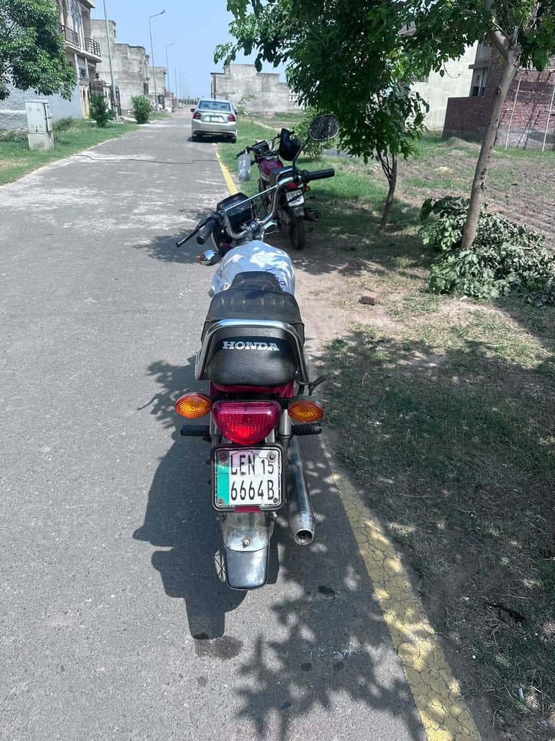dhoom 70 cc 5