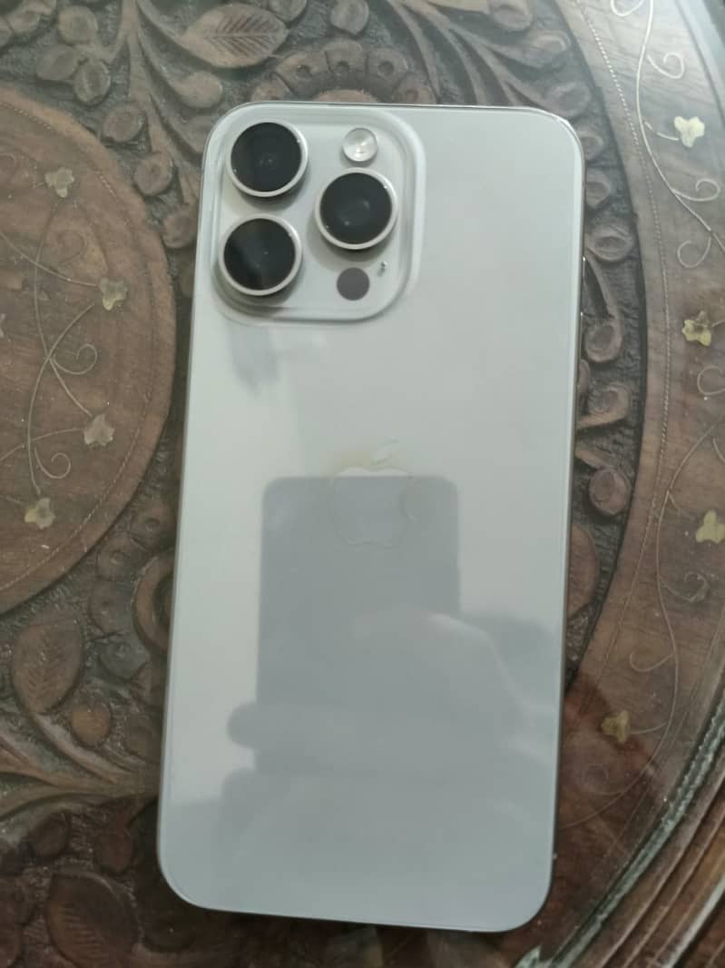 Apple iPhone 15 Pro Max 5