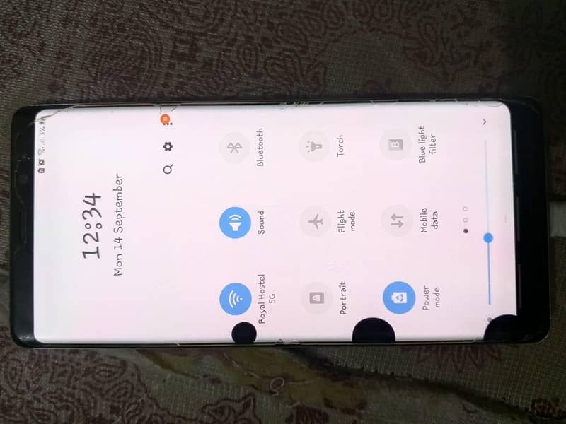 Samsung Mobile Note 8 3