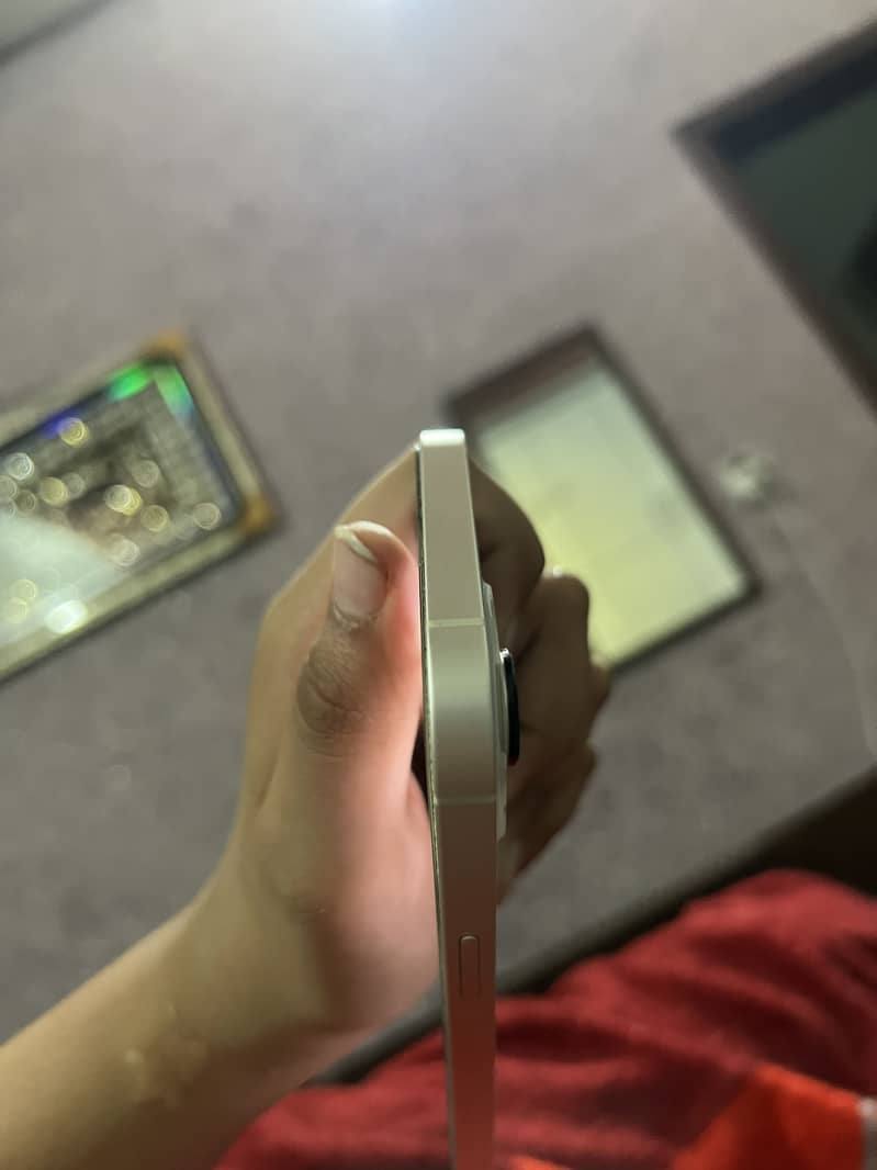 Apple iPhone 13 4