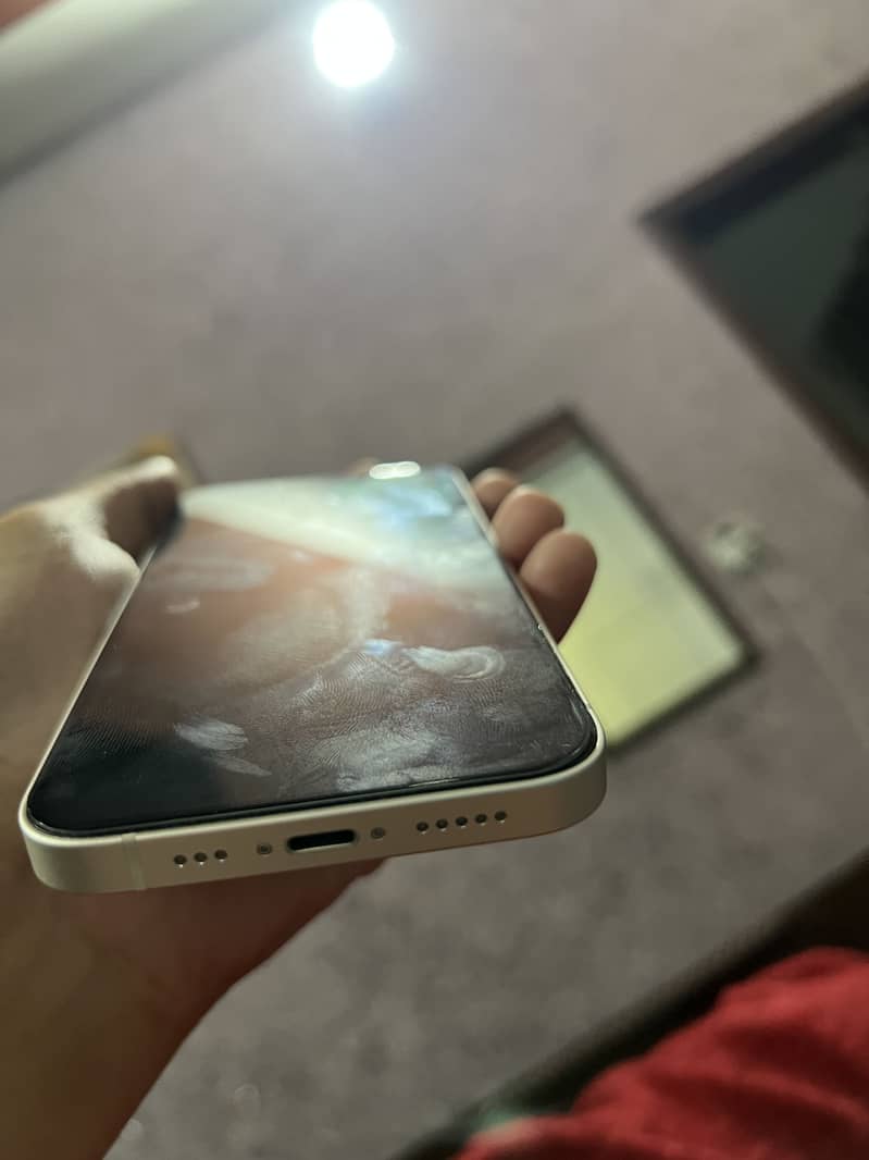 Apple iPhone 13 5