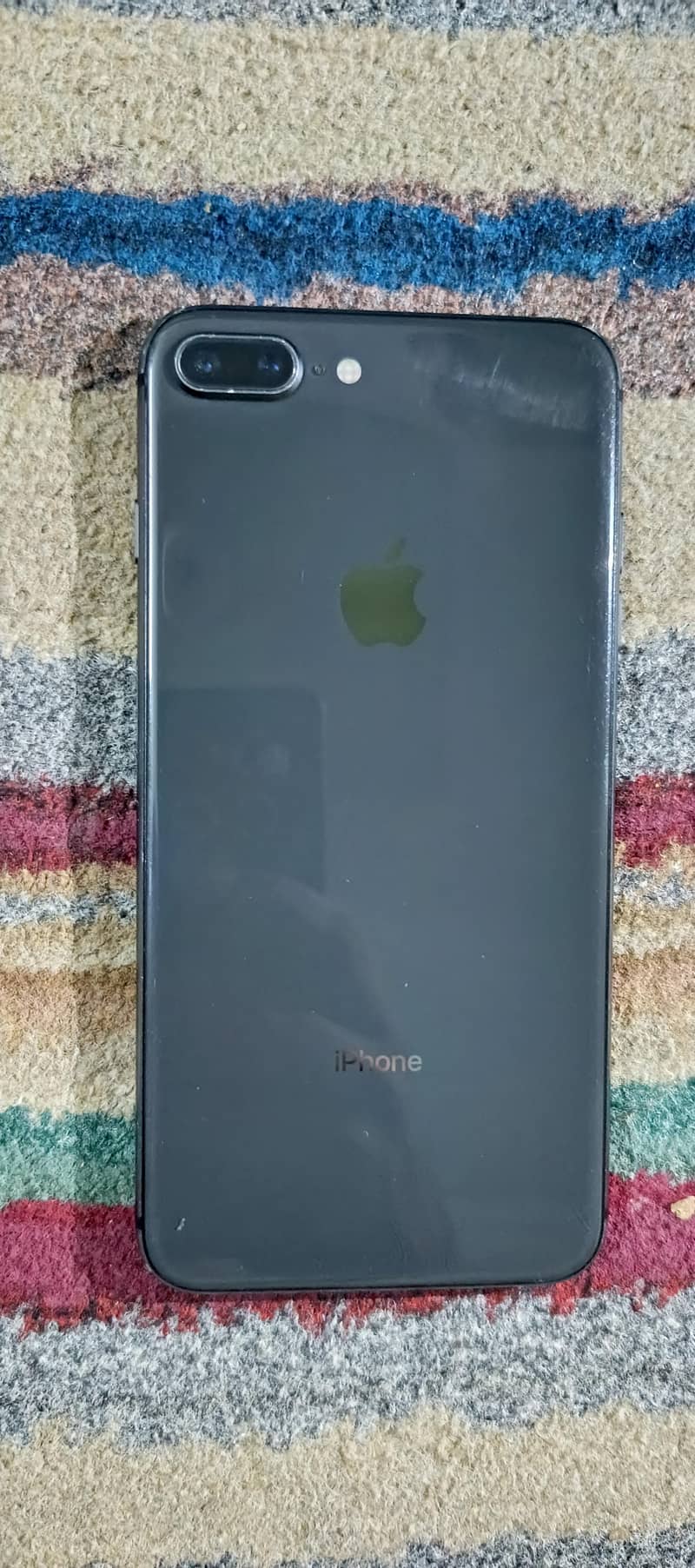 Apple iPhone 8 Plus 1