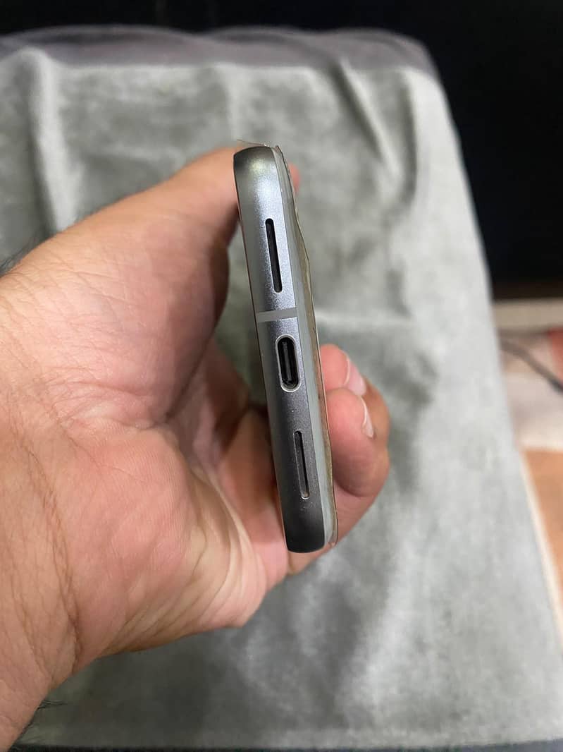 Google Pixel 8 5