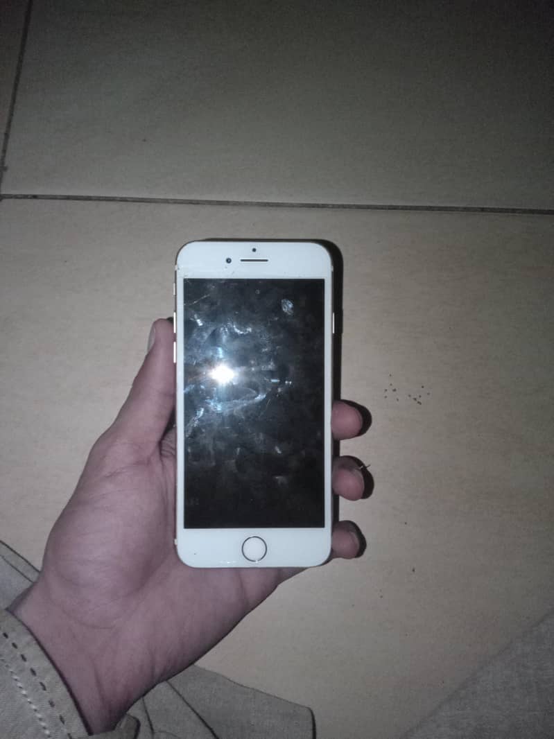 Apple iPhone 7 3