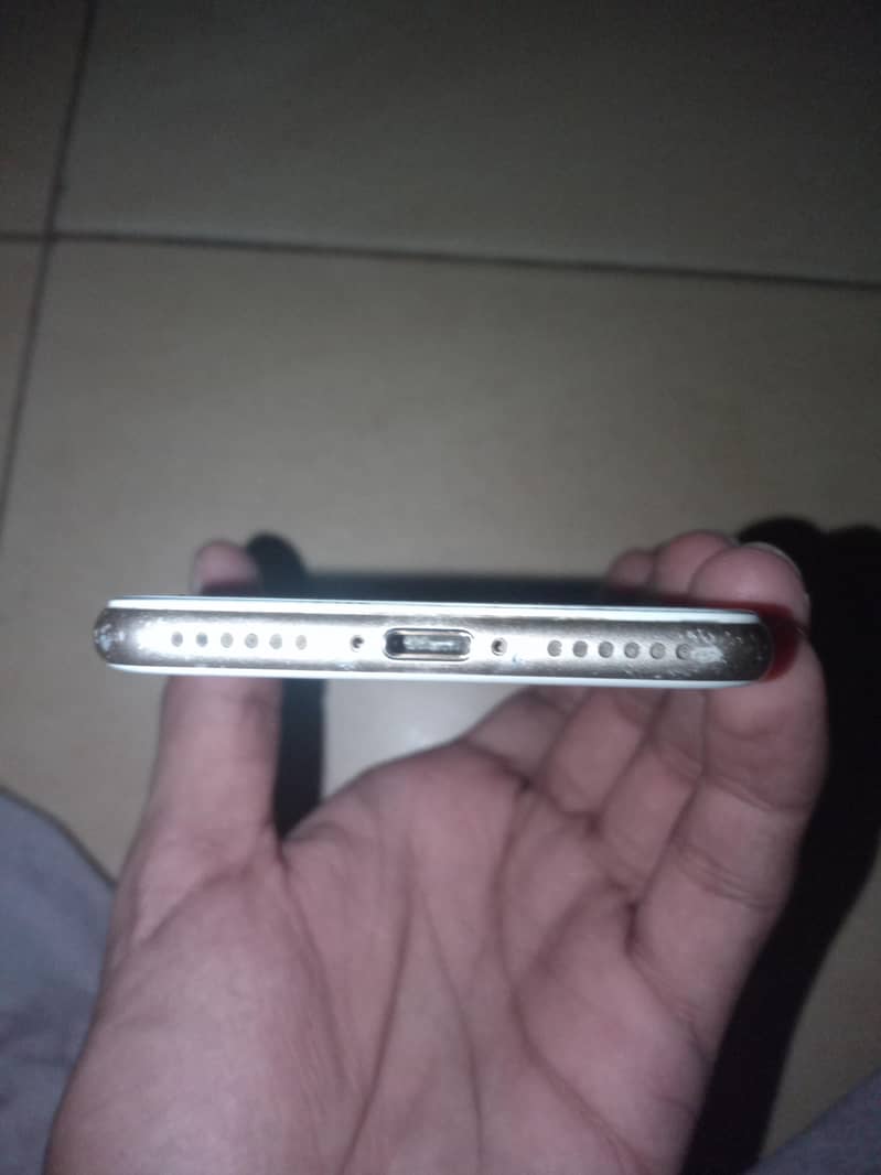 Apple iPhone 7 4