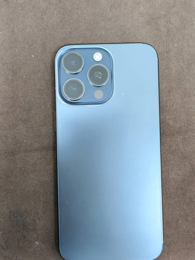 Apple iPhone 15 Pro Max 1