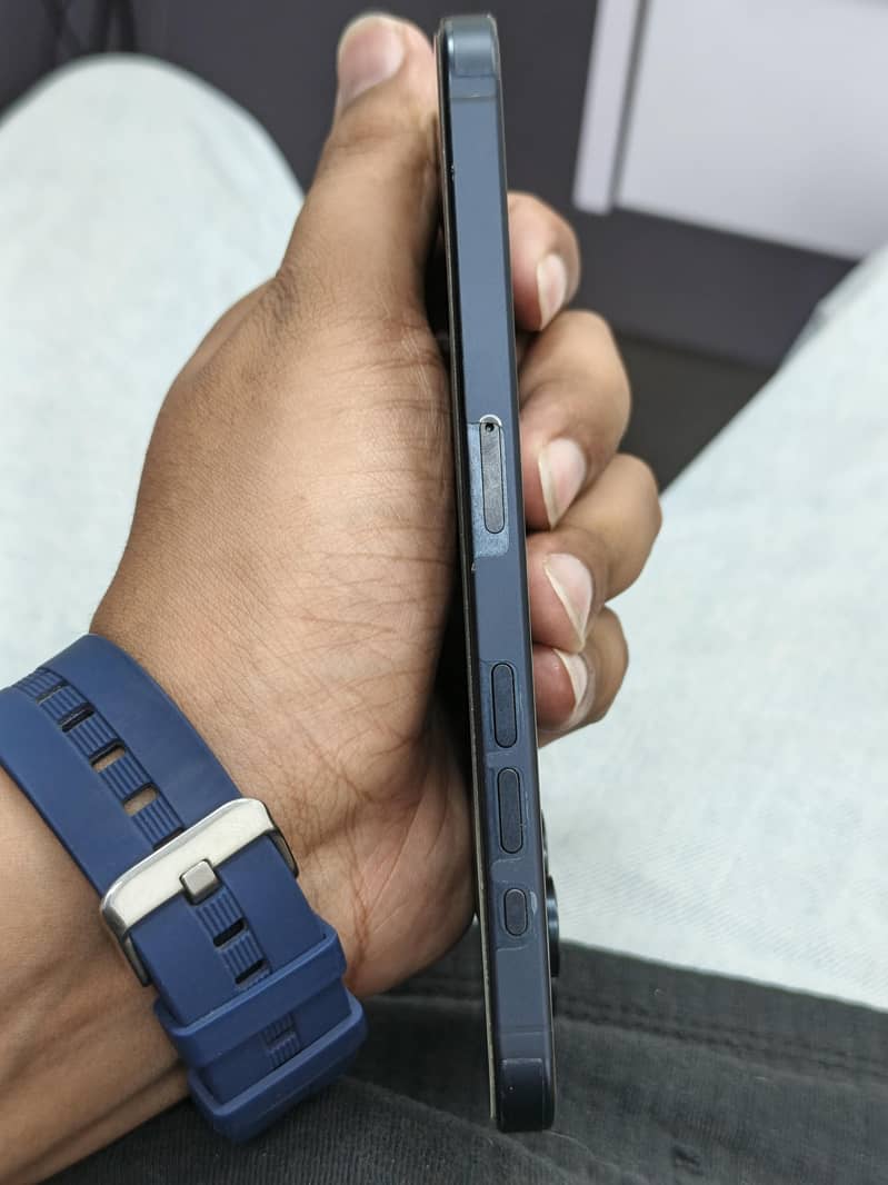 Apple iPhone 15 Pro Max 8
