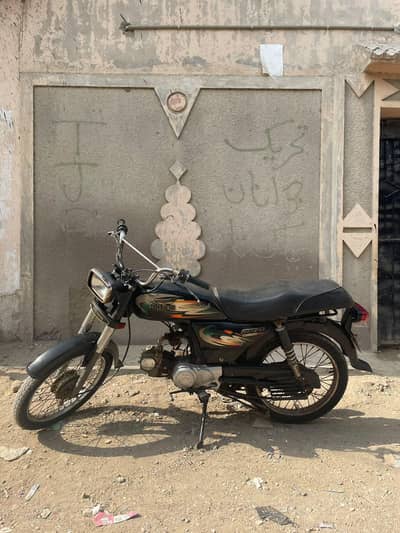 super power Model 2013 korangi 6   bike clear