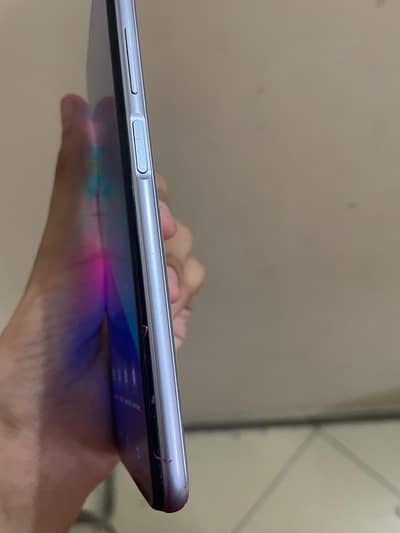 Vivo Y20 |  64 GB 4 RAM |  10/9